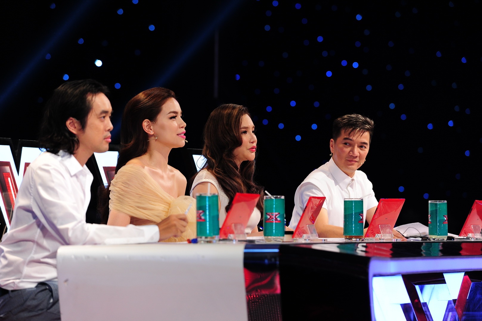 Khoi dong Nhan to bi an mua 2 hinh anh