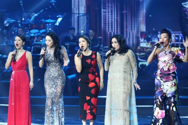 Nhung lan phong hieu Diva khien du luan day song hinh anh