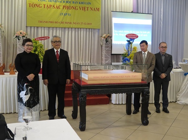 Doc ban 'Tong tap sac phong Viet Nam' dua vao vien bao tang hinh anh