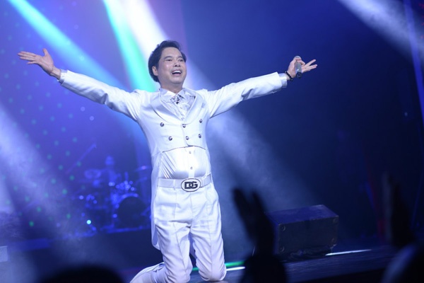 Ngoc Son hat chao nam moi tai Ha Noi hinh anh