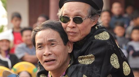 Cuoc doi nhieu noi tran tro cua nghe si Van Toan hinh anh