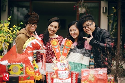 Phut giao thua lang le - Bui Anh Tuan, Van Mai Huong, Anna Truong va Dinh Manh Ninh hinh anh