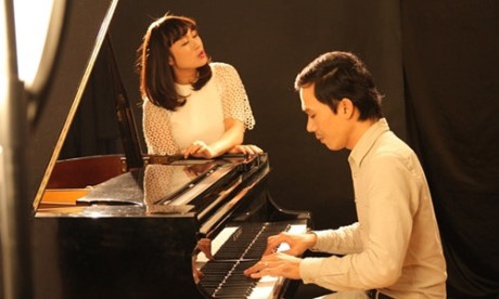 Lat mo 'co gai trang bia' Khanh Linh hinh anh