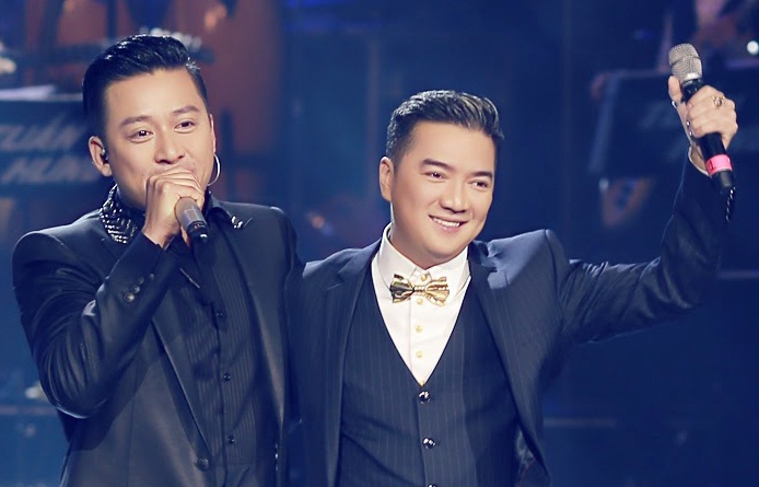 Mr. Dam tung la fan va hat lot cho Tuan Hung hinh anh