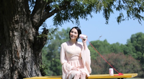 Ho Quynh Huong ra mat MV 'Chi la anh thoi' hinh anh