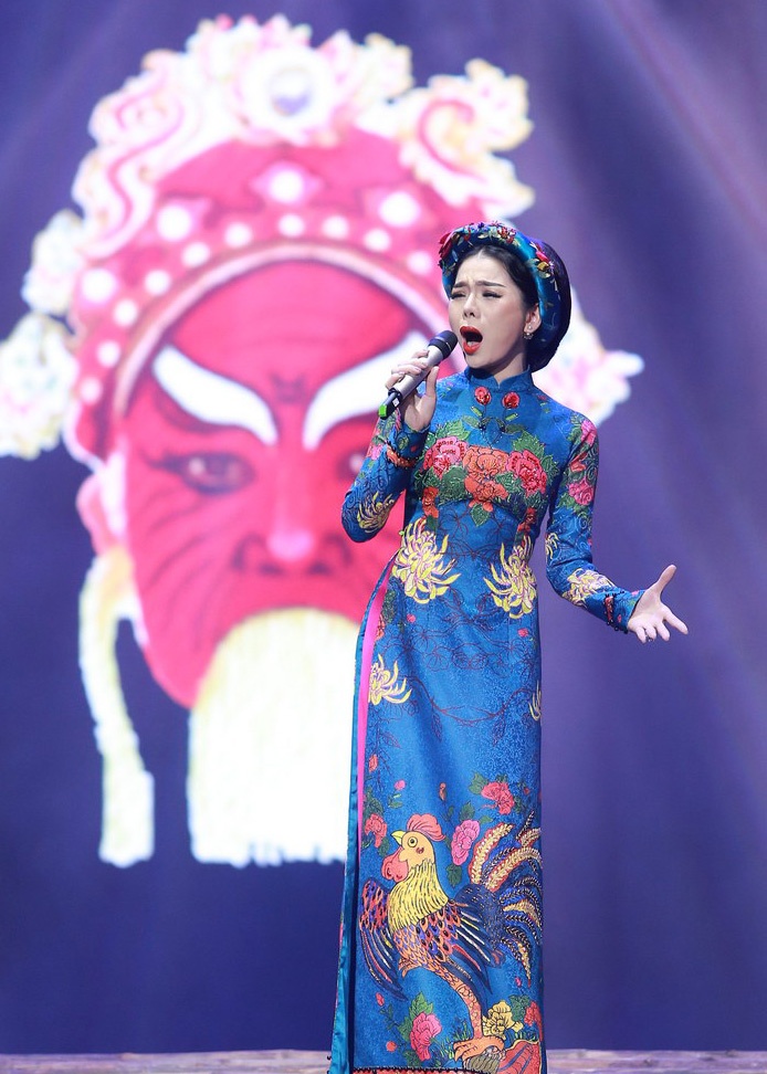 Tuan Hung lai moto len san khau anh 9