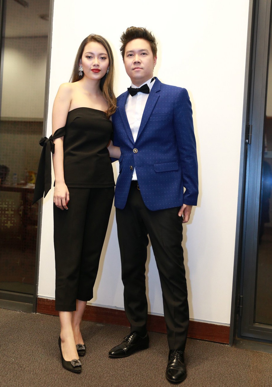 Người yêu hộ tống Lê Hiếu đi hát ảnh 1 Nguoi yeu ho tong Le Hieu di hat anh 1