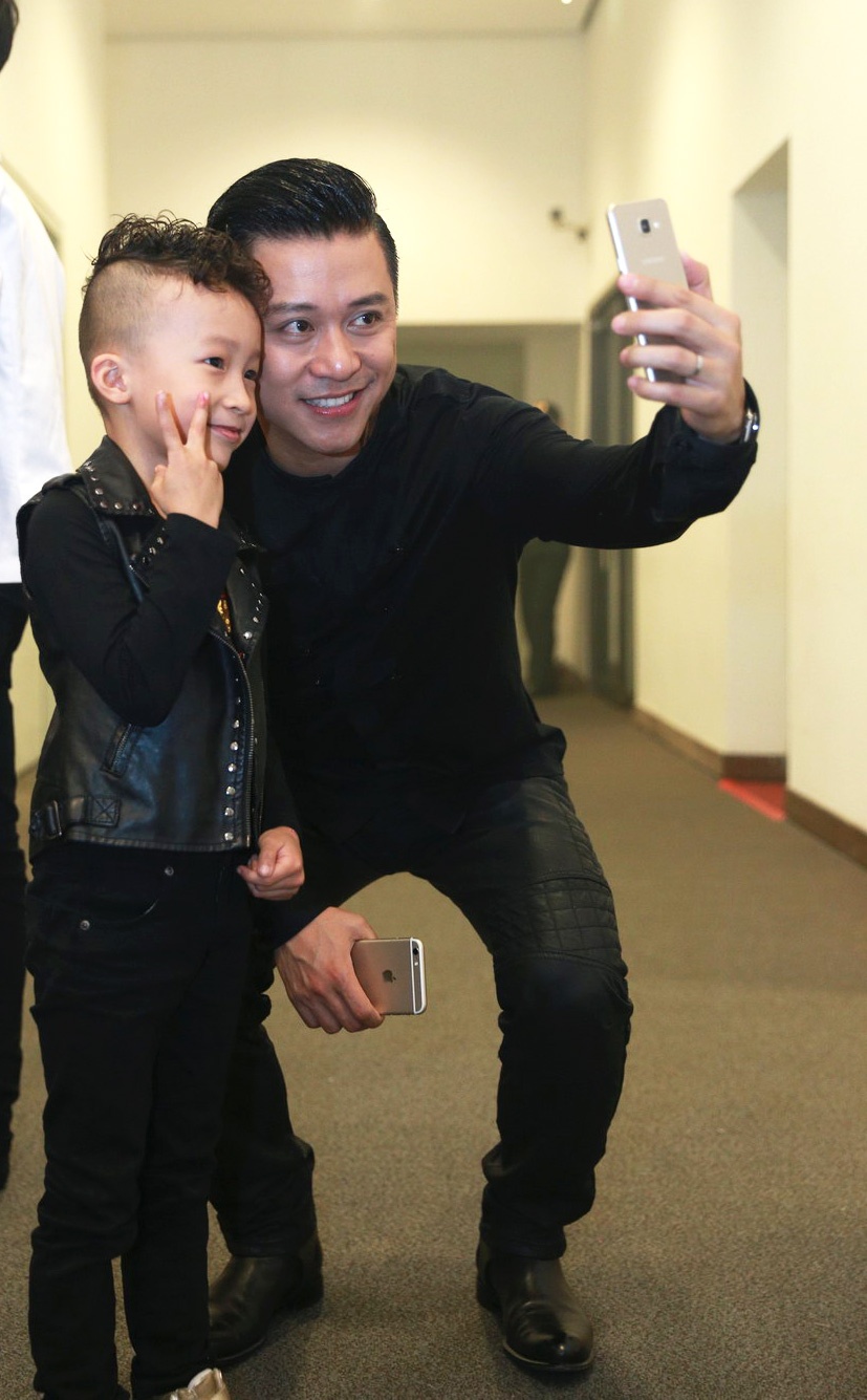 Người yêu hộ tống Lê Hiếu đi hát ảnh 5 Nguoi yeu ho tong Le Hieu di hat anh 5