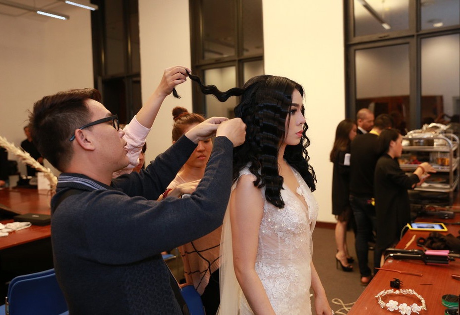 Người yêu hộ tống Lê Hiếu đi hát ảnh 3 Nguoi yeu ho tong Le Hieu di hat anh 3