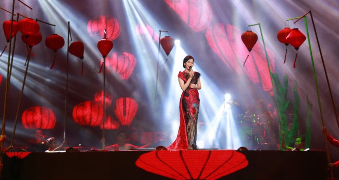 Tuan Hung lai moto len san khau anh 13