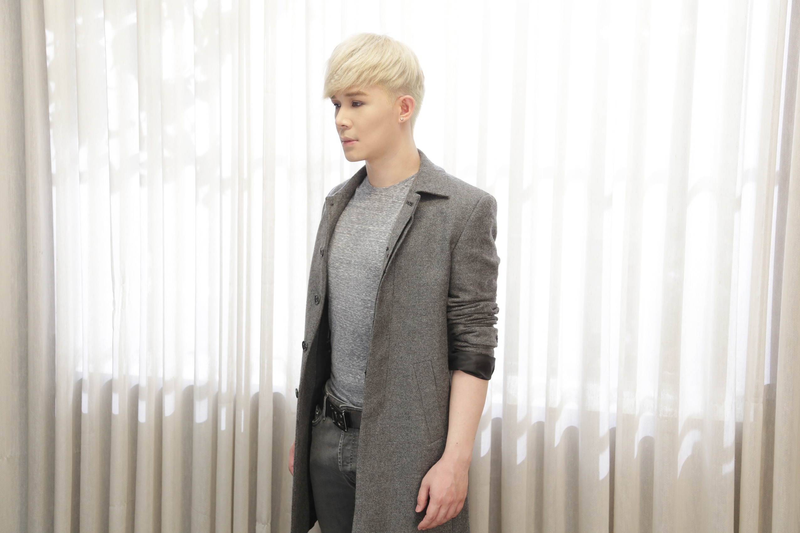 Nathan Lee hanh xac trong MV MDD anh 1