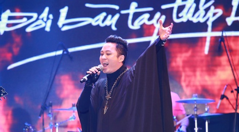 Tung Duong hat tuong nho Tran Lap hinh anh