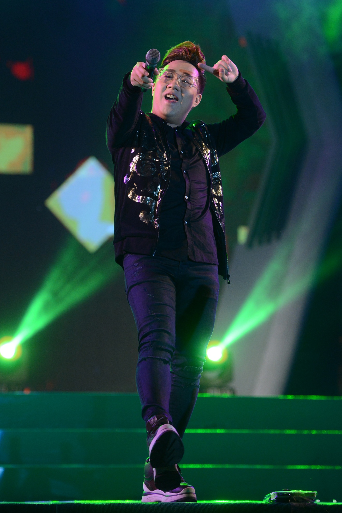 Ho Ngoc Ha hat cuc sung anh 7