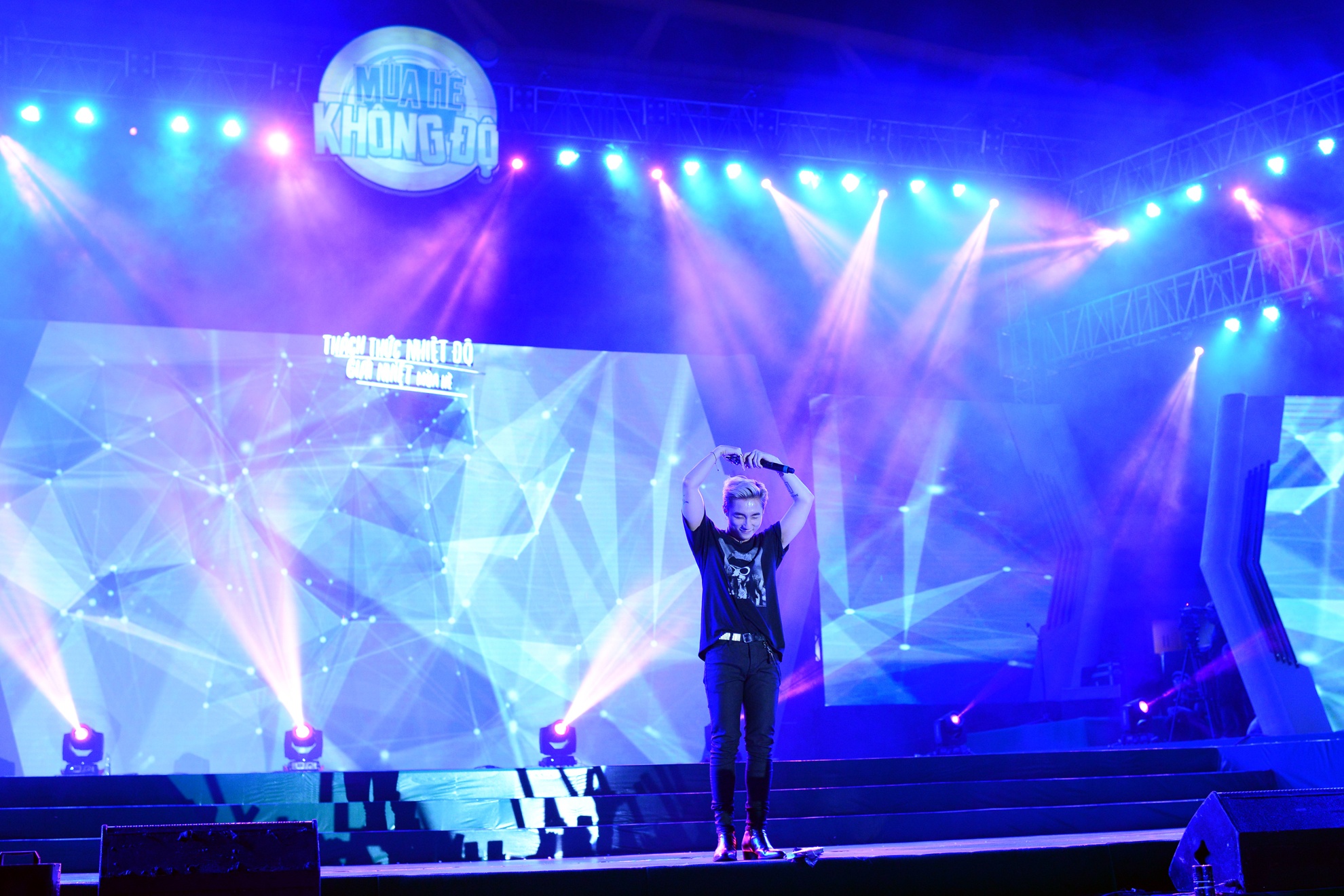 Bieu cam kho hieu cua Son Tung M-TP anh 7