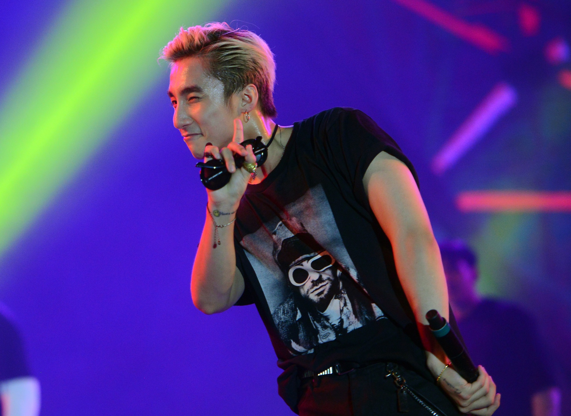 Bieu cam kho hieu cua Son Tung tren san khau Thu do hinh anh