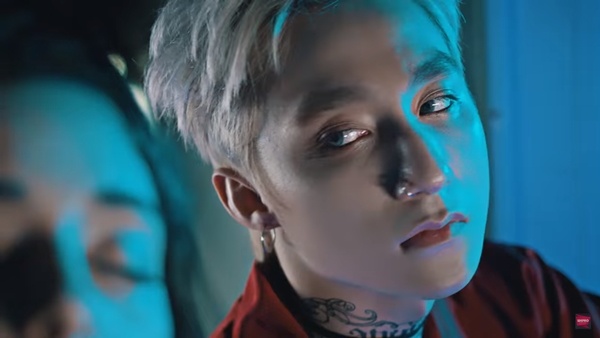 'Ban day du' MV 'Chung ta khong thuoc ve nhau' cua Son Tung hinh anh