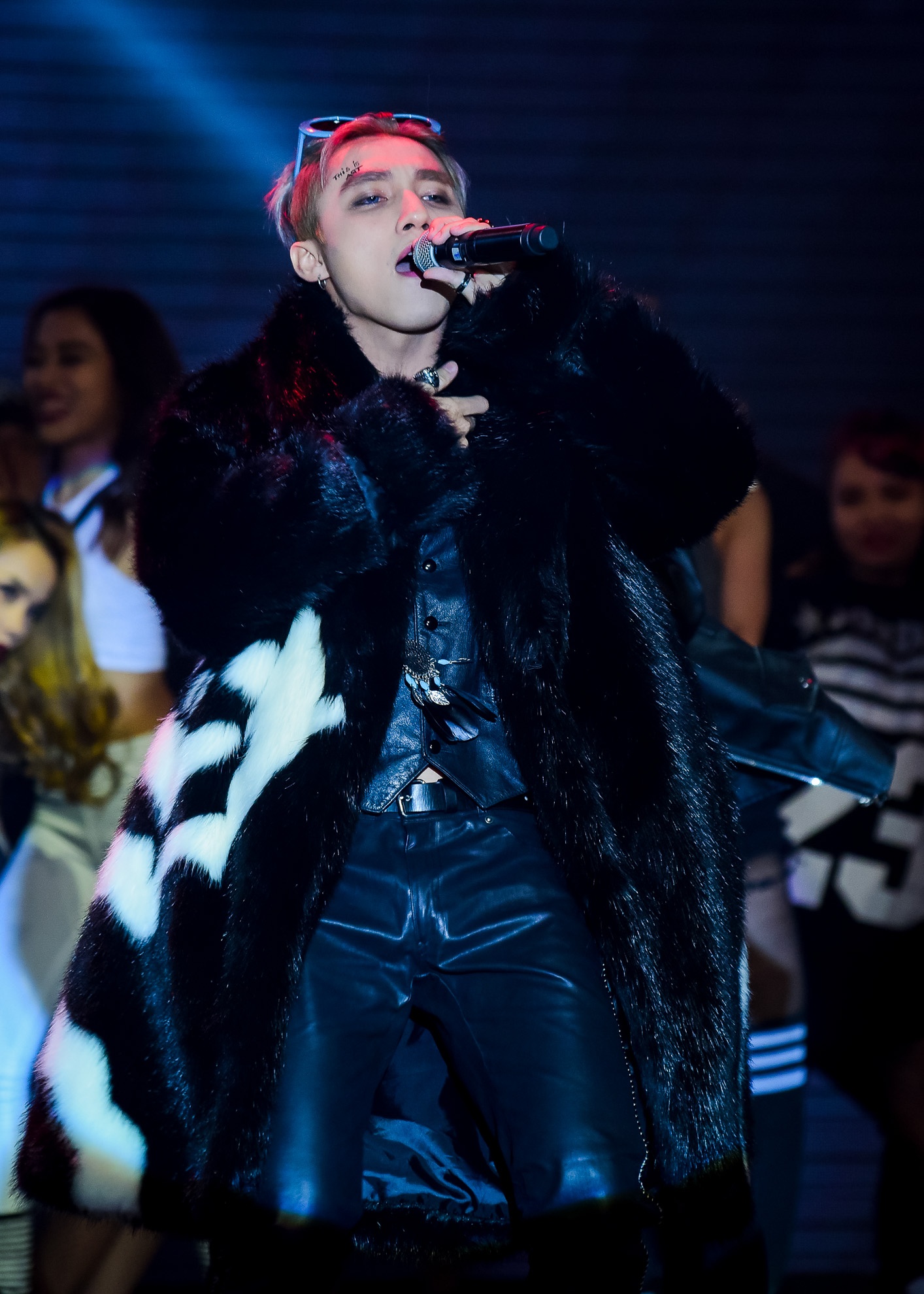 Sơn Tùng ngông trên truyền hình ảnh 2 Son Tung ngong tren truyen hinh anh 2