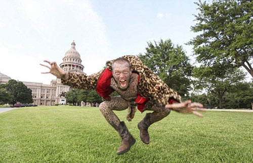 Ke 'nua nguoi, nua bao' hinh anh