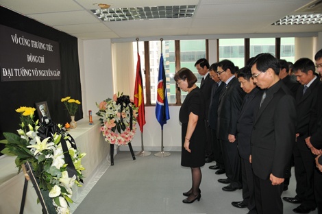 Le vieng Dai tuong tai nhieu nuoc tren the gioi hinh anh