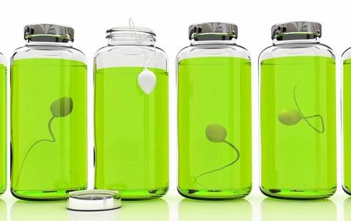 Nhan vien y te bi nghi danh trao tinh trung de co nhieu con hinh anh