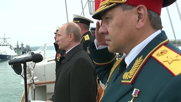 Putin thuc hien chuyen tham lich su toi Crimea hinh anh