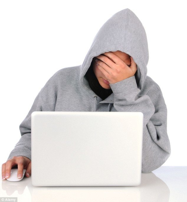 Bao dong tinh trang tu tu lien quan toi mang xa hoi hinh anh