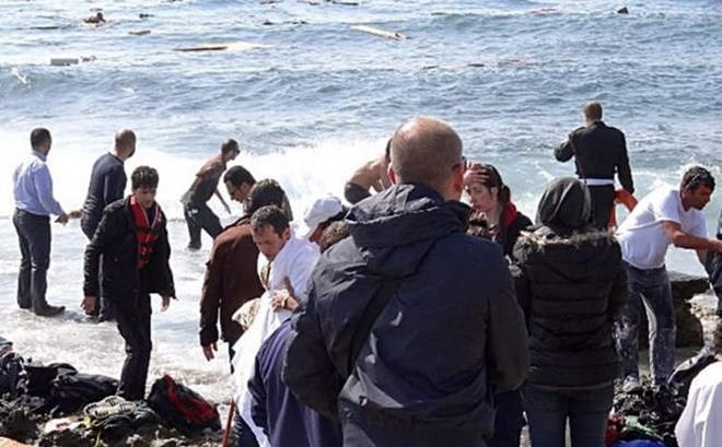 Chim tau cho nguoi nhap cu o Hy Lap, nhieu nguoi mat tich hinh anh