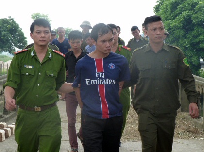 Trom khoang sach hom cong duc, an do tho cung hinh anh