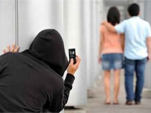 Khang nghi vu tham tu rom tong tien phu nu cap bo hinh anh