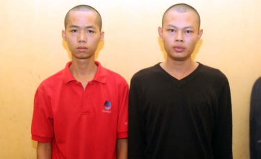 Vet truot cua hai ten cuop giat duong pho hinh anh