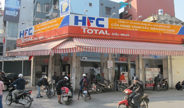 Hai cay xang o Ha Noi gan chip gian lan dieu khien tu xa hinh anh