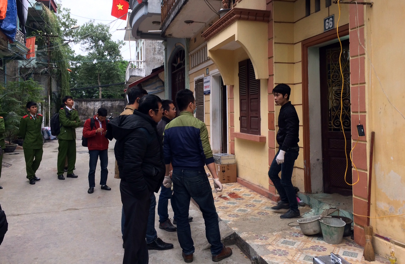 Hung thu giet 2 vo chong dem Noel bi bat ve 3 toi danh hinh anh