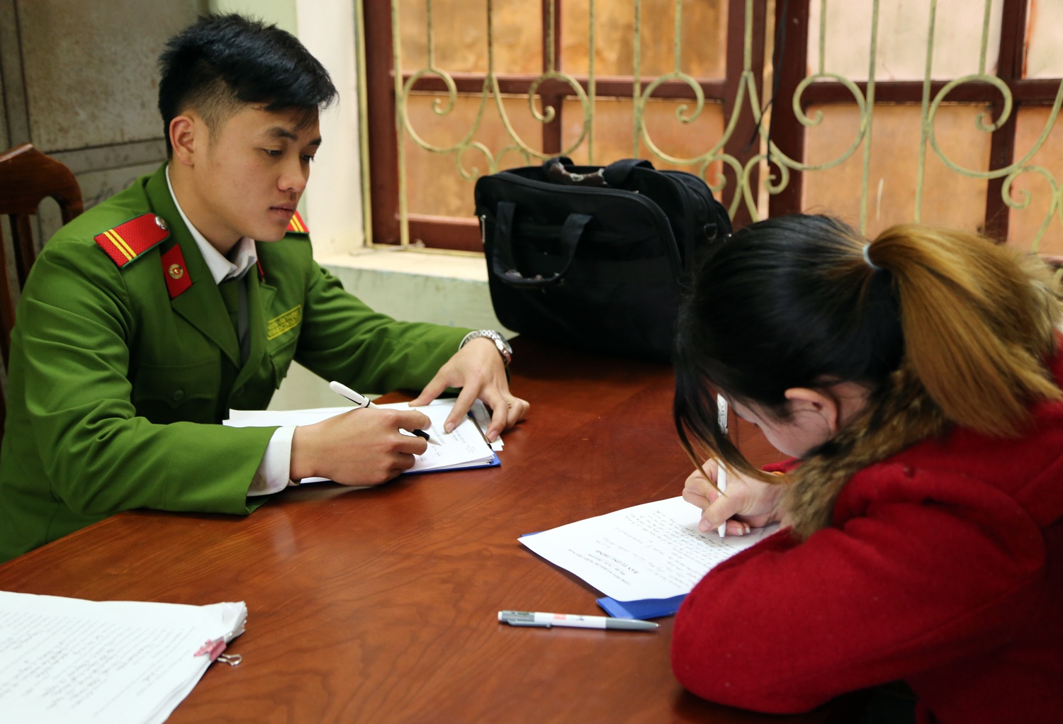 8 phu nu bi lua ban sang Trung Quoc duoc giai cuu hinh anh