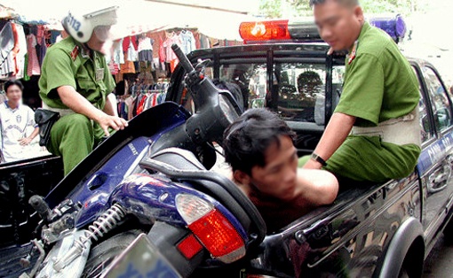 Xoa 4 nhom cuop giat tren duong pho Ha Noi hinh anh