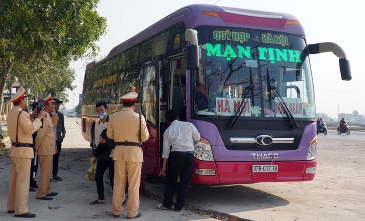 Nhung chuyen xe 'bao tap' sau Tet hinh anh