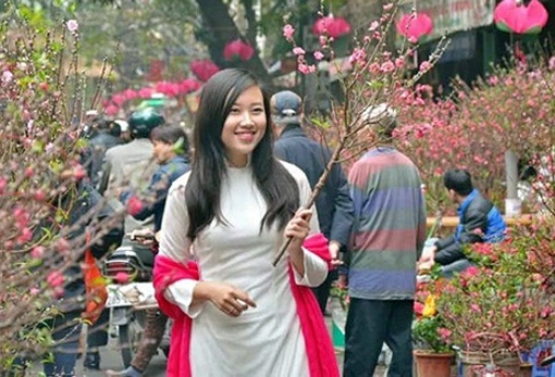 Mung 6 Tet, Ha Noi nong toi 31 do C hinh anh