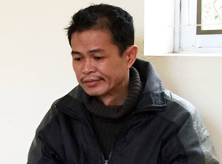 Chong giet vo roi tron trong hang da hinh anh