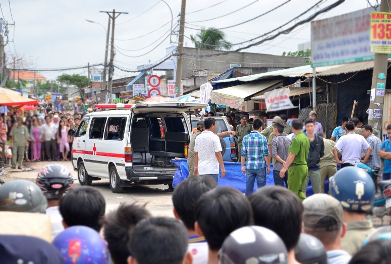 8X mat mang sau cuoc hon chien voi nhom di xe hop hinh anh