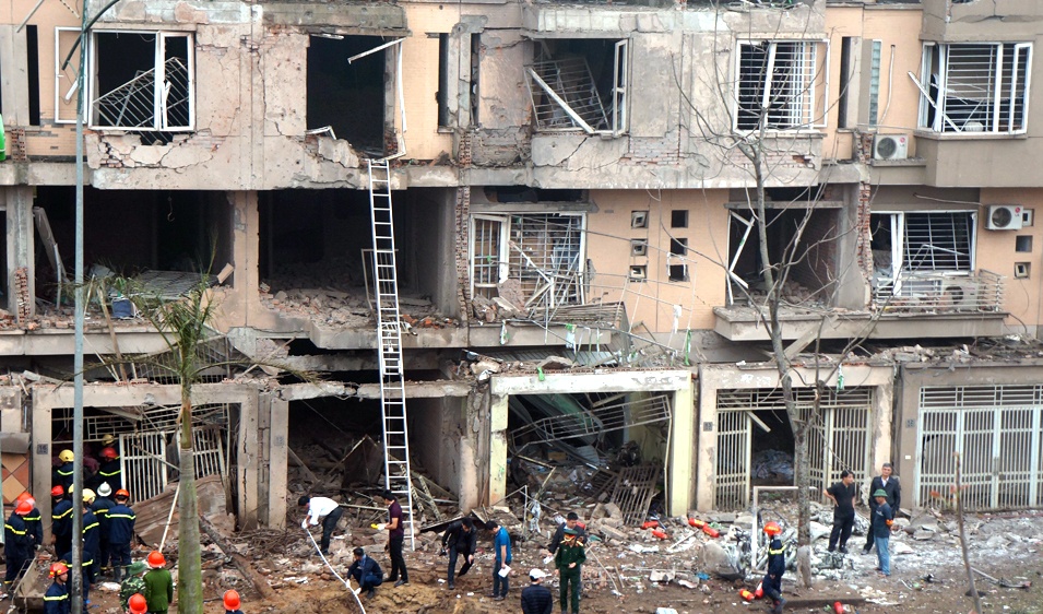 nguon goc qua bom gay no kinh hoang,  no lon o Ha Dong,  no lon o Van Phu,  Ha Noi,  cua bom o Ha Dong anh 1