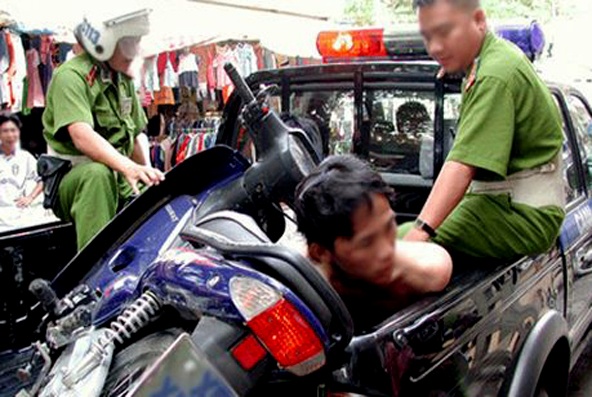 Toi pham cuop giat tai TP HCM tang 15-20% trong thang 3 hinh anh