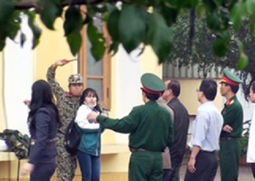 Khoi to vu khong che, doa dot nu sinh truong Y hinh anh