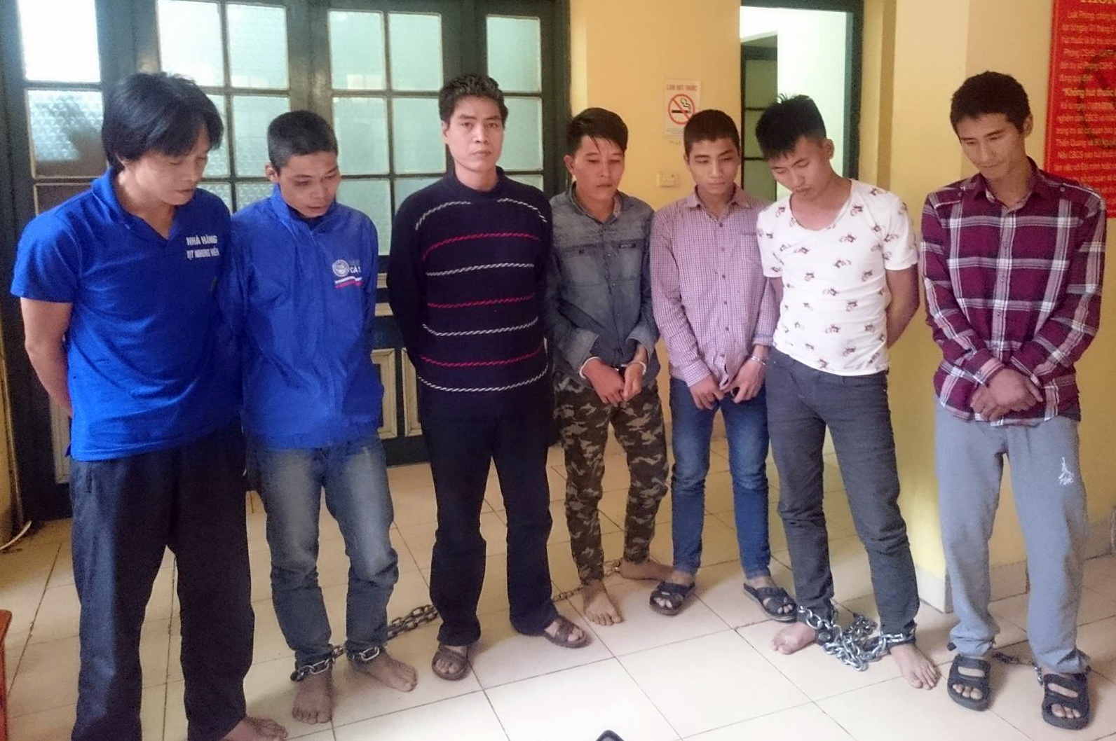 mua gương ôtô của nhóm trộm ảnh 1 mua guong oto cua nhom trom anh 1