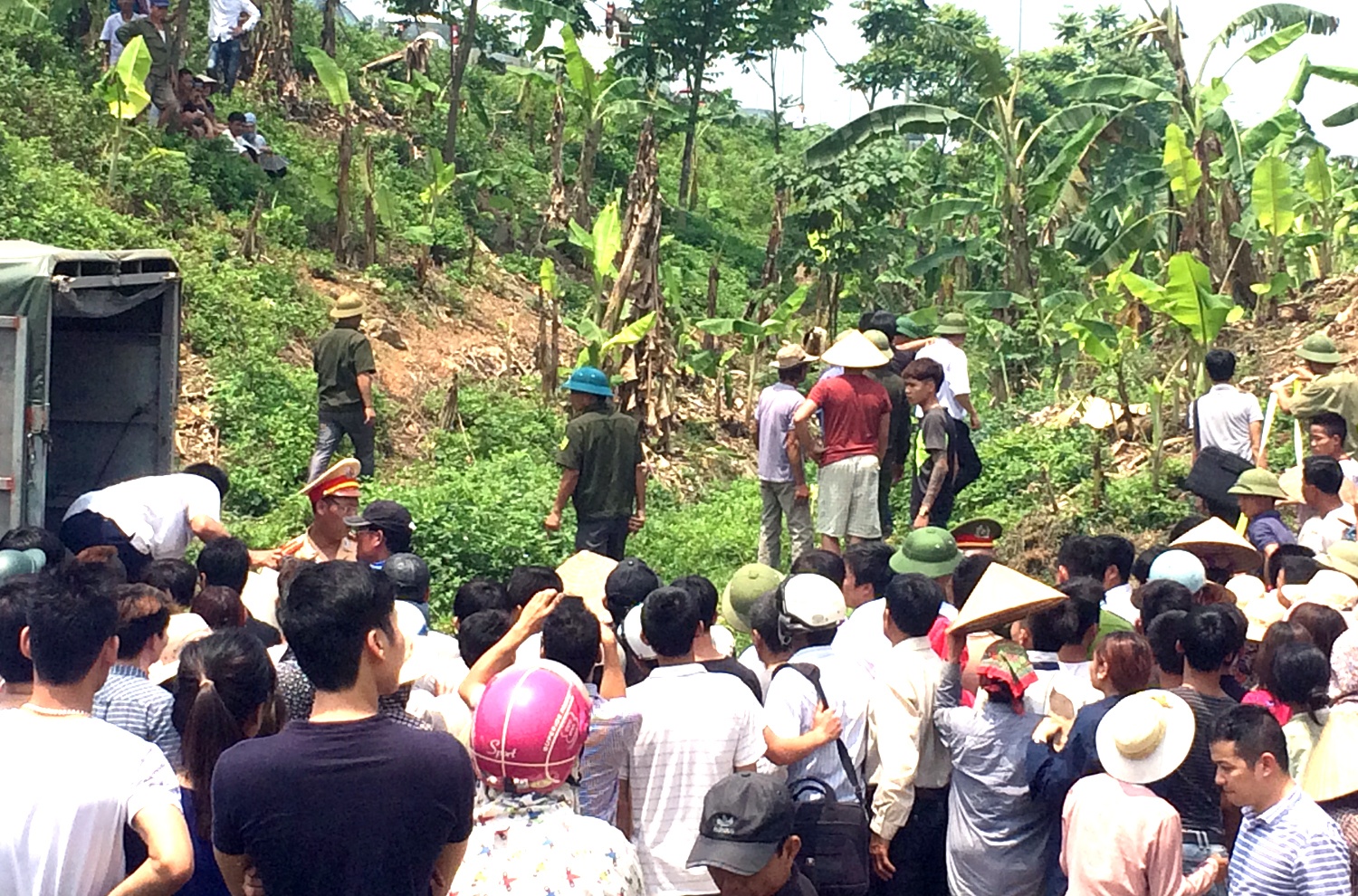 Bat nghi pham giet nguoi tren dai lo Thang Long hinh anh