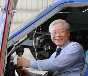 Tong Bi thu tham, lam viec tai Vung 4 Hai quan hinh anh