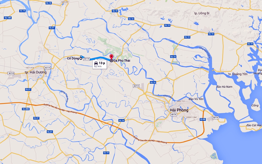 Thanh niên phóng xe máy tạt đầu ôtô trên quốc lộ ảnh 1 Thanh nien phong xe may tat dau oto tren quoc lo anh 1