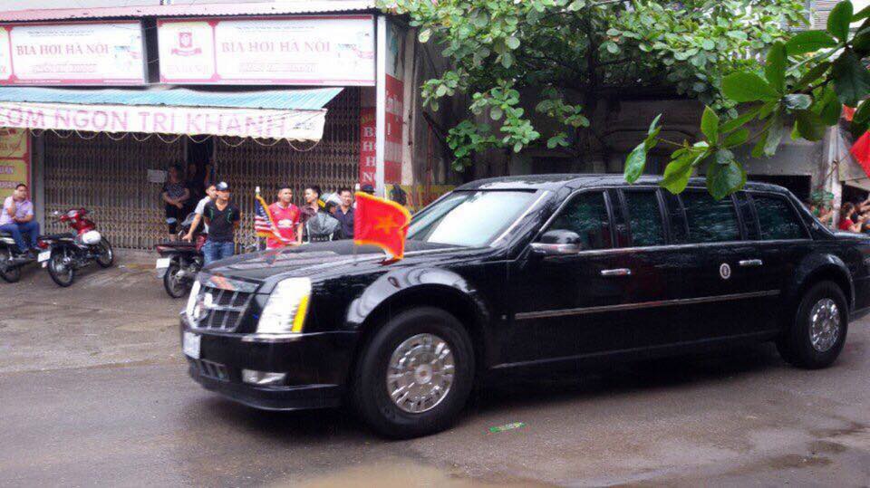 Ong Obama ghe quan tra da anh 7