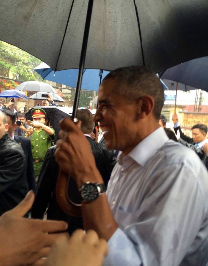 Ong Obama ghe quan tra da anh 4