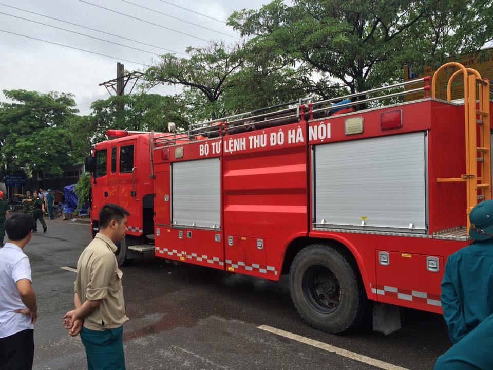 Xe bon boc chay anh 8