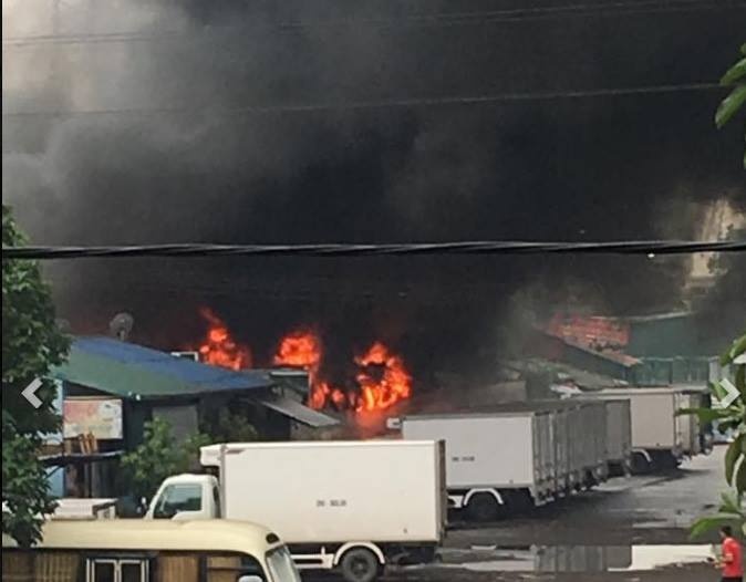 Xe bon boc chay anh 3