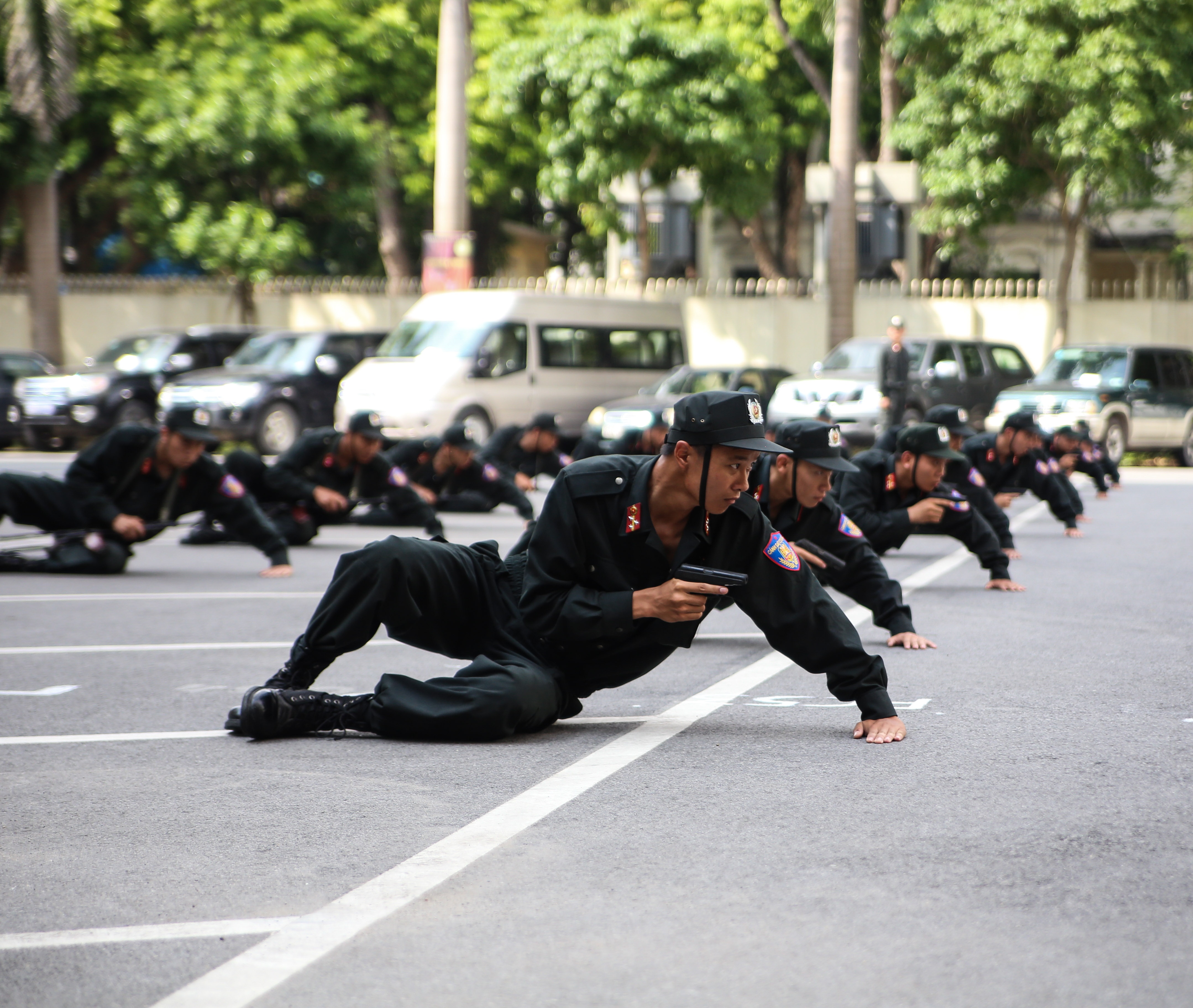 Quat nga nhom cuop anh 10